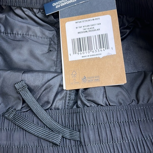 The North Face Women Easy Pant Size M Black NWT - Picture 6 of 8